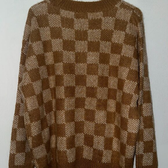 Checkered Sweater - Picture 2 of 3